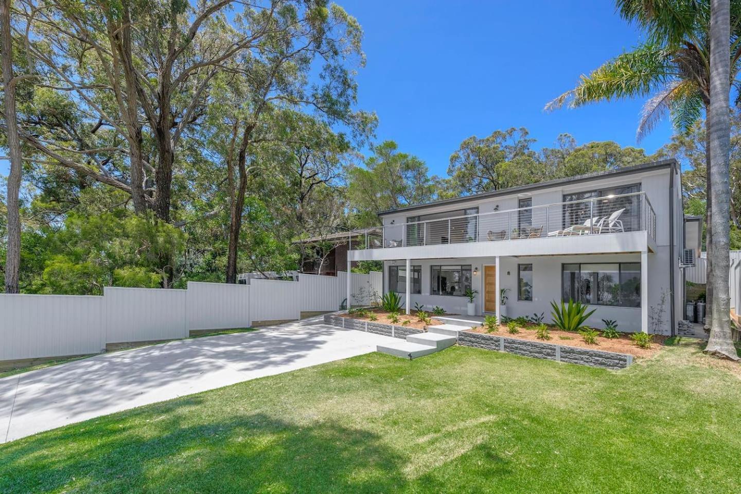 Highland On The Lake - An Idyllic Poolside Oasis Villa Newcastle Exterior foto