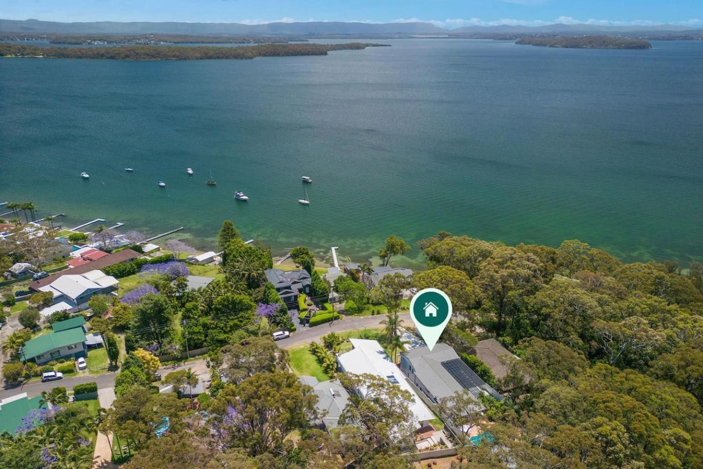 Highland On The Lake - An Idyllic Poolside Oasis Villa Newcastle Exterior foto